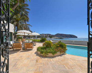 Villa for sale in Moraira - 74887