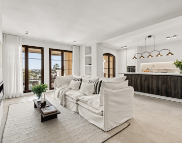 Apartment for sale in Las Jacarandas, Benahavis - EJ1622