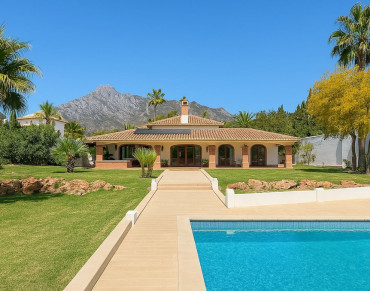 Villa for sale in Nagueles - R5002276