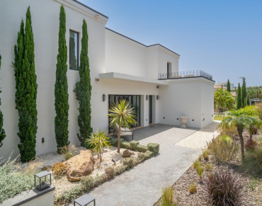 Villa for sale in La Reserva, Zona L, Sotogrande - NP1999