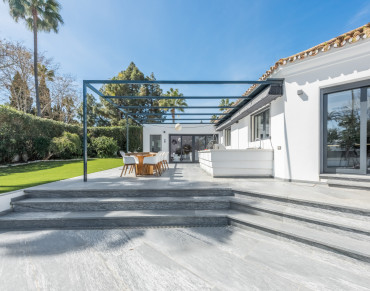 Villa for sale in Sotogrande Costa, Reyes y Reinas, Sotogrande - NP1837