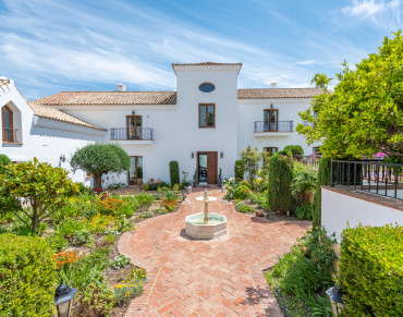 Villa for sale in Sotogrande Alto, Zona F, Sotogrande - NP01200