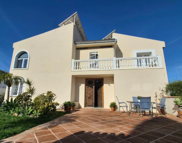 Villa for sale in Alhaurin de la Torre - R4926484