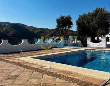 Villa for sale in La Viñuela - HI2311
