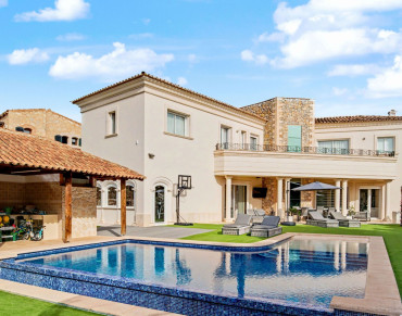 Villa for sale in Nova Santa Ponsa - IP9-10624