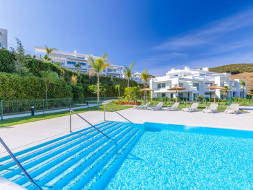 Apartment in Estepona — photo 2