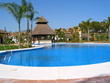 Apartment in Estepona — photo 2