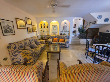 Town House in Casares