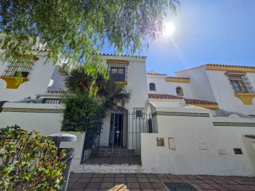 Town House in Casares