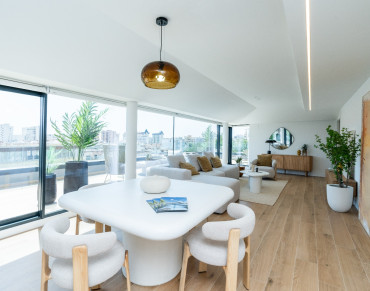 Penthouse for sale in 1ª Línea de playa, Fuengirola - BOKW57