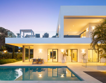 Villa for sale in Nueva Andalucia - HRB-01497P