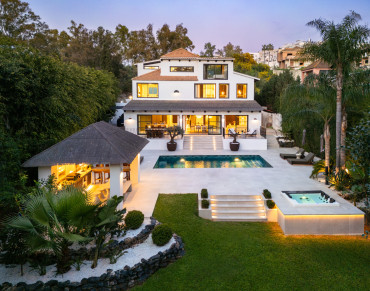 Villa for sale in Nueva Andalucia - HRB-00988P