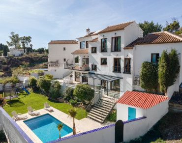 Villa for sale in Nerja - LOP2508E
