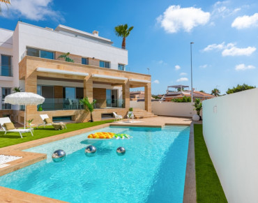 Villa for sale in Ciudad Quesada, Rojales - DLS0490