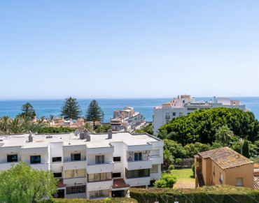 Apartment for sale in Puerto de Estepona, Estepona - CRK166