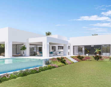 Villa for sale in East Estepona, Estepona - CRK157
