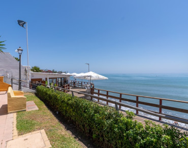 Apartment for sale in East Estepona, Estepona - CRK165