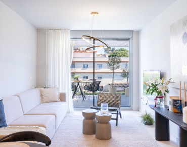 Apartment for sale in Marbella, Elviria Playa, Elviria - rem0015