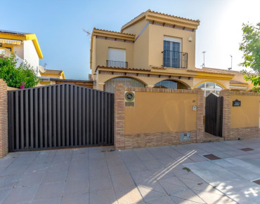Villa for sale in Torre de la Horadada, Pilar de la Horadada - DLS0545