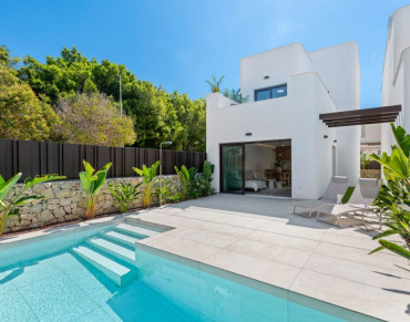 Villa for sale in Mil Palmeras, Orihuela - DLS0601