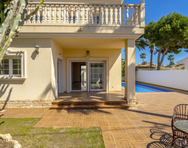 Villa for sale in Cabo Roig, Orihuela - dols00001400