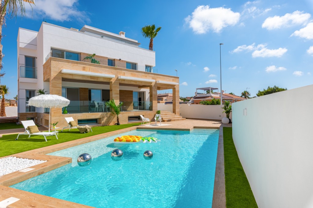 DLS0490 - Villa in Rojales