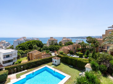 Apartment in Estepona — photo 2