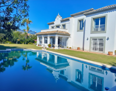 Beachside detached villa