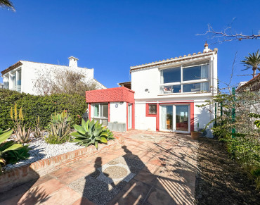 Villa for sale in Estepona West, Bahia Dorada, Estepona - TMRV11420