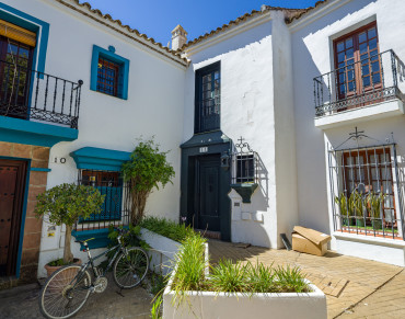 Town House for sale in Guadalmina Baja - KSSIR-27945P