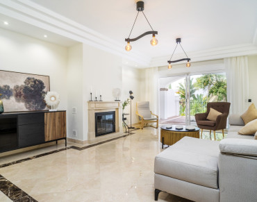 Apartment for sale in Marbella Golden Mile, Sierra Blanca, Marbella - HRB-01542P