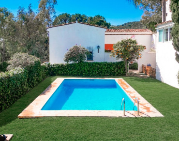 House for sale in Estepona East - TMRV11421