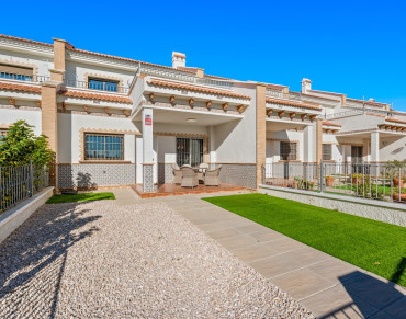 Town House for sale in San Miguel de Salinas - R46