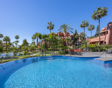 Penthouse for sale in Estepona East - 209-02817P