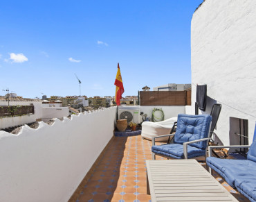 Town House for sale in Estepona Town - TMRT11639