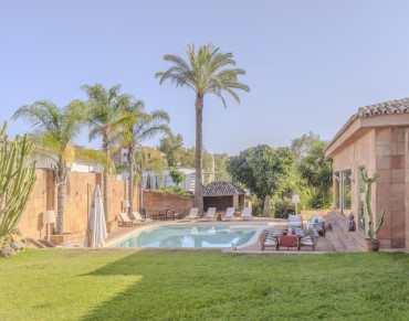 Villa for sale in Estepona East - MPV6758