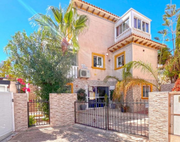 Villa for sale in La Zenia - R-13
