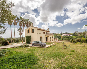 Villa for sale in La Cala de Mijas - R5343100
