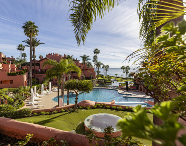 Apartment for sale in Estepona East - 128-02288P