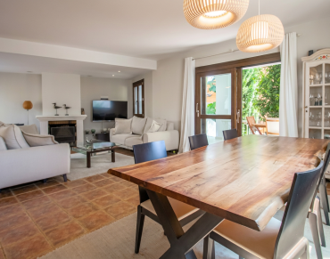 House for sale in Estepona East - DE1561