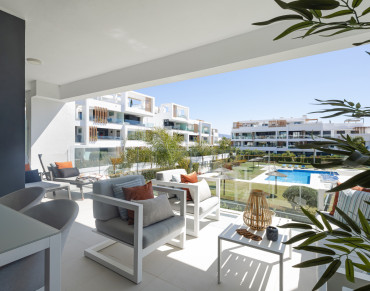 Apartment for sale in Estepona East - 687-00325P