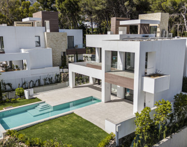 Villa for sale in Marbella Golden Mile - KRE17469-1