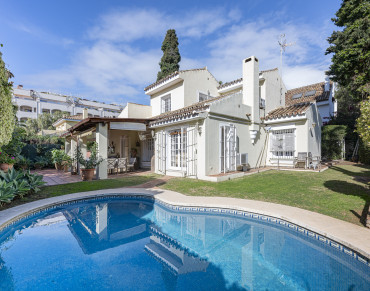 Villa for sale in Marbella Golden Mile, Casablanca, Marbella - JUST-V2307