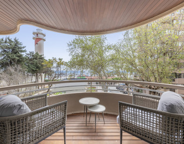 Apartment for sale in Marbella, Playa de la Fontanilla, Marbella - JUST-V2304