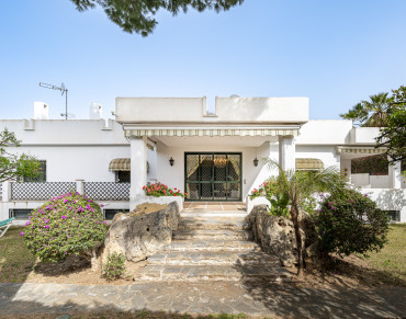 Villa for sale in Nagueles - JUST-V2303