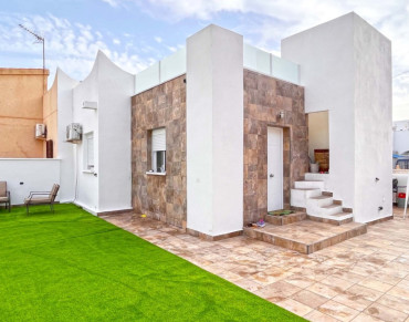 House for sale in Playa Flamenca, Orihuela Costa - MOVE-145