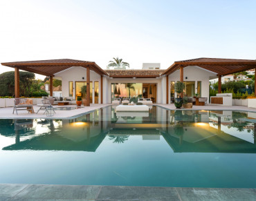 Villa for sale in Nueva Andalucia - NF-01254P