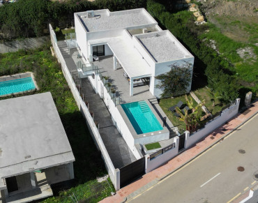 Villa for sale in Eastpona West - SG2602