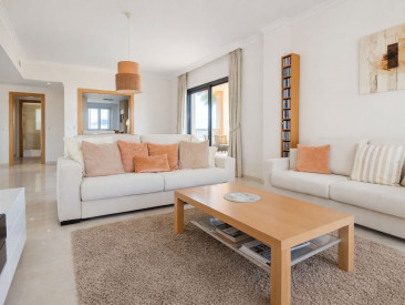 Apartment in Benahavís — photo 4