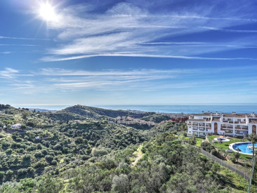 Penthouse in Calahonda — photo 2